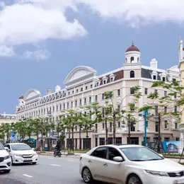 Bán cắt lỗ 4.5 tỷ căn shophouse 5T view biển trung tâm du lịch Bãi Cháy Hạ Long giá 9.7 tỷ sổ đỏ