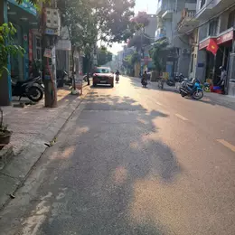BÁN GẤP: NHÀ 3 TẦNG LÔ GÓC  PHỐ NGUYỄN TÔNG QUAI, TRẦN LÃM, DT=180m2, MT=18M, GIÁ 12 TỶ