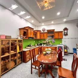 Nhà đẹp ở ngay, 115m2, ngang 5m,  4 tầng, 4 phòng ngủ, đường 7m,