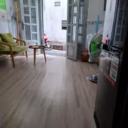 Sát mặt tiền xe hơi 🚗Q4 
Ngang 3 Dài 7 
Đúc 3 tấm 
HƠN 2 TỶ Q4