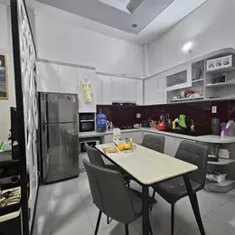 Bán Nhà Trung Tâm thành phố, đường Phương Sài, hẻm xe máy giá 1.7 tỷ.
