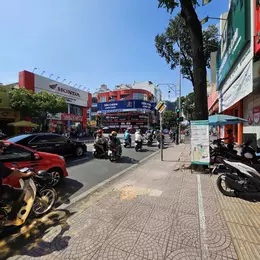 SÁT MẶT TIỀN KHÁNH HỘI Q4
XE HƠI NGAY NHÀ HƠN  2 TỶ