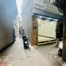 NHÀ 5 TẦNG MỚI TẠI TRƯƠNG CÔNG GIAI, LÔ GÓC, 10M RA MẶT PHỐ VỈA HÈ, Ô TÔ TRÁNH. 7,1 TỶ