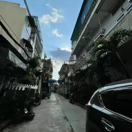 Bán nhà Nguyễn Xí - HXH vào nhà- SD 152,8m2 - Tiện xây mới