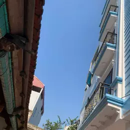Chính chủ gửi bán căn nhà 5 tầng, lô góc siêu thoáng giá chỉ 4.15 tỷ, 500m ra đường 422B