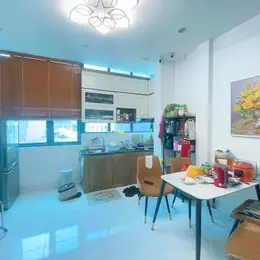 Siêu phẩm nhà mặt phố - 5.2 tỷ. 5T. Sổ đỏ cầm tay.