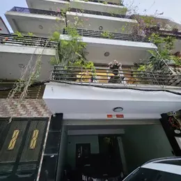 Bán nhà Nguyễn Hoàng Tôn, Tây Hồ, Hà Nội, diện tích 44m2, xây 6 tầng, mặt tiền 6m. SĐCC. Giá: 15,5
