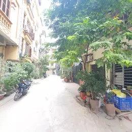 BÁN NHÀ DOÃN KẾ THIỆN 115M – 2 THOÁNG TRƯỚC SAU – VỈA HÈ ĐÁ BÓNG – Ô TÔ 16 CHỖ VÀO NHÀ – XÂY TOÀ