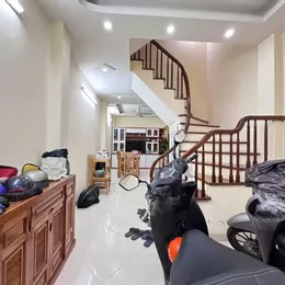 NHÀ ĐẸP PHÁO ĐÀI LÁNG 42M2*5T NHỈNH 10 TỶ, TT ĐỐNG ĐA, LÔ GÓC, SÁT PHỐ,Ô TÔ ĐỖ CỔNG, FULL NỘI THẤT