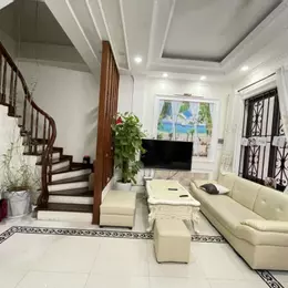 BÁN NHÀ BÁT KHỐI-LONG BIÊN 5.5 TỶ 30m, 5 TẦNG, MT 5m, GẦN Ô TÔ, FULL NỘI THẤT, AN SINH TỐT.