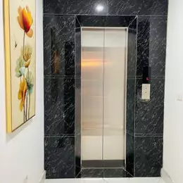 NHÀ NGUYỄN KHANG,TT CẦU GIẤY-7T-THANG MÁYGẦN Ô TÔ GIÁ 9 TỶ HƠN