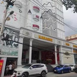 CHO THUÊ NHÀ MẶT TIỀN TRUNG MỸ TÂY 2A, Q.12 – DIỆN TÍCH LỚN, 61 PHÒNG, THANG MÁY – GIÁ CHỈ 2XX