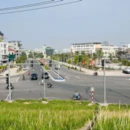 biệt thự sân vườn Ngọc Thuỵ-Long Biên, 472m x 3 tầng, mặt tiền 14m, ôtô tránh