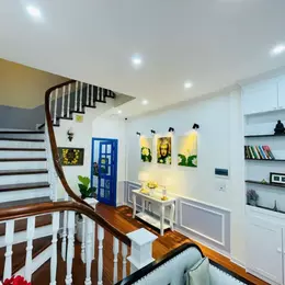 Căn góc 53m2 nhà 5 tầng tại ngõ 95 Vũ Xuân Thiều, Long Biên. Đường thông ô tô, gần hồ