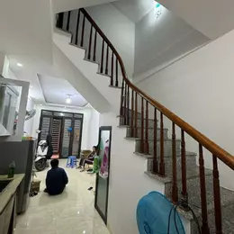Bán nhà phố YÊN BÌNH, mặt phố kinh doanh, ô tô đỗ cổng, 30 m, 5 tầng, 7.25 tỷ.