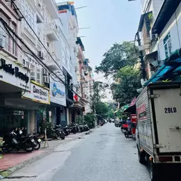 PHÂN LÔ - KINH DOANH ĐỈNH - VỈA HÈ - MẶT TIỀN RỘNG SẦM UẤT - PHÁO ĐÀI LÁNG- 20 TỶ