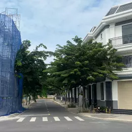 Đầu Tư Ngay Nhà Phố Liền Kề Giá Rẻ – Vị Trí Đẹp Gần KCN Đông Nam Á!