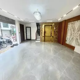 THUA! Bán nhà phố Cổ Linh, gara thang máy, 45m2, mặt tiền 8m mà cũng xây khéo thế này luôn!