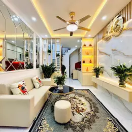 Bán nhà 25m2, 3PN, 4WC, Nguyễn Văn Linh, Sài Đồng, Long Biên - 3.5 tỷ