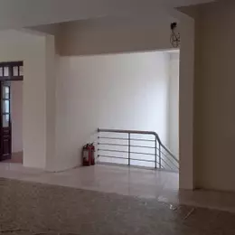 Cho thuê 300m tầng 2 làm văn phòng, lớp học, phòng tập gym, yoga, zumba...