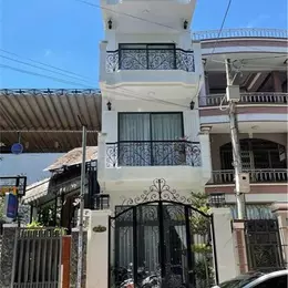 Bán Nhà 3 Tầng Mặt Tiền Đường Trịnh Phong, P. Tân Lập, TP. Nha Trang - Giá 13.5 Tỷ