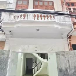 Dành cho bác nào thích nhà dân xây, xe ô tô chạy thông! Bán nhà Ngọc Lâm, gần cầu Chương Dương,