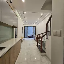 HIẾM - NHÀ NGỌC THUỴ - LONG BIÊN - 42M x 5 TẦNG - GIÁ HƠN 5 TỶ - 
NHÀ ĐẸP LONG LANH - NỞ HẬU -