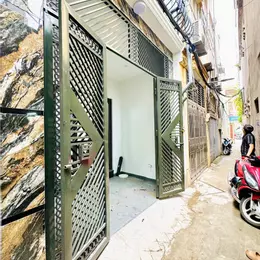 5 TẦNG THANG MÁY - CÁCH PHỐ 30M - NGÕ THOÁNG ĐẸP - THIẾT KẾ THÔNG SÀN HIỆN ĐẠI.