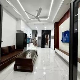 BÁN TÔ HIỆU HÀ ĐÔNG VỊ TRÍ HIẾM , NHÀ 5 TẦNG THANG MÁY ,Ô TÔ ĐỖ CỬA .NHÀ CHƯA BÓC TEM. GIÁ 8,8
