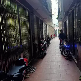 Cần bán gấp nhà 30m2 5 tầng cạnh Cao Đẳng FPT đường Trịnh Văn Bô