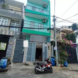 Bán gấp Căn hộ dịch vụ Mặt tiền 3 tầng 12 phòng, thu 36tr/ tháng, Linh tây,  Thủ Đức 101 m2
