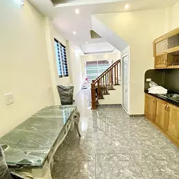 Thở phào! Chính chủ bán nhà Ngô Gia Tự, gần BigC Long Biên, thiết kế đẹp, 40m2 chỉ 5.75 tỷ
