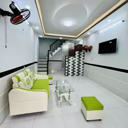 Bán nhà Sư Vạn Hạnh Quận 10, Hxh thông Thành Thái 52m2 3 tầng chỉ 5.7 tỷ.