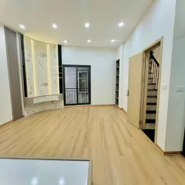 Nhà mới phố Dương Văn Bé, Hai Bà Trưng  cần bán gấp, 5 tầng 41m2 giá 6.9 tỷ