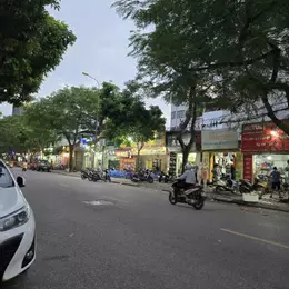 SIÊU HOA HẬU CỰC ĐẸP MẶT PHỐ XÃ ĐÀN ĐỐNG ĐA, LÔ GÓC 2 TIỀN 

448m2 x 3 TẦNG- GIÁ 330 TỶ CÓ THƯƠNG