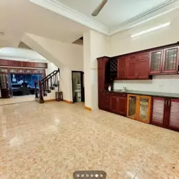 Bán nhà dân xây Ngọc Lâm,Long Biên tổng sàn 200m2 ô tô đỗ cổng 9.6 tỷ