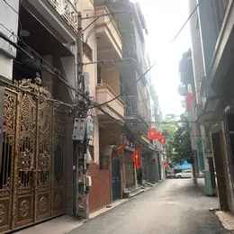 BÁN NHÀ 5 TẦNG CẦU GIẤY, 35M2, NGÕ THẲNG BA GÁC. 6,5 TỶ