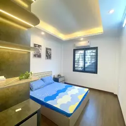 Bán nhà Phố Hào Nam_5 tầng dân xây_ Mặt trước thoáng sáng_30mx5T_ Giá: 7.1 tỷ.