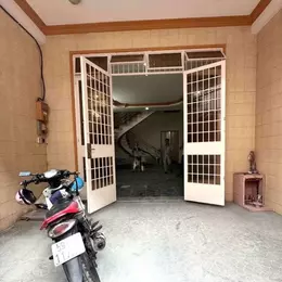 Cho thuê nhà nguyên căn mặt tiền 10 phòng 50tr đường Bàu Cát