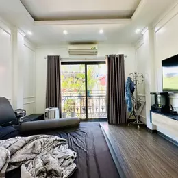 Bán nhà ở Tết Nguyễn Sơn, Ngọc Lâm, Long Biên. Thang máy, full nội thất. 50m2*6T, 9.75 tỷ