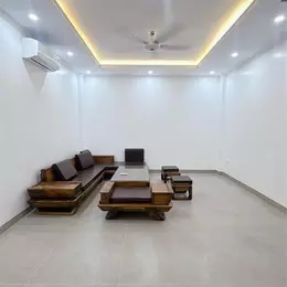 PHÂN LÔ VỈA HÈ THANG MÁY 7 TẦNG - OTO TRÁNH NHAU VỊ TRÍ VIP - TOÀ NHÀ VĂN PHÒNG VỪA Ở VỪA CHO THUÊ