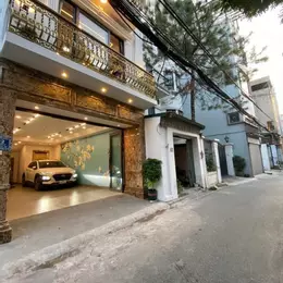 Dưới 6 tỷ siêu phẩm Ngọc Lâm, 40m2 full nội thất, 7 tầng nhà mới cứng, ô tô tận giường