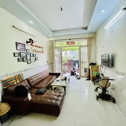 Bán nhà HXH hạ chào 900 tr, Phạm Phú Thứ, P3, Q6, 65m2, 4 tầng, giá rẻ