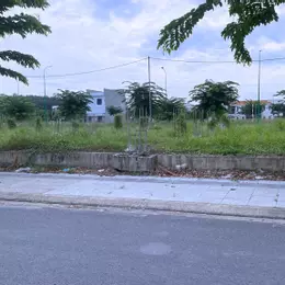 Lô đất thổ cư nằm trong khu vực đang phát triển nhanh chóng:
 • Diện tích: 80m² (5x16m).
 • Pháp