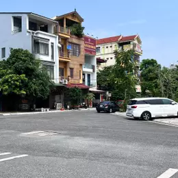 biệt thự sân vườn Cổ Linh-Bát Khối, 324m x 3 tầng, mặt tiền 10m, sân vườn gara 4 ôtô, full thổ cư
