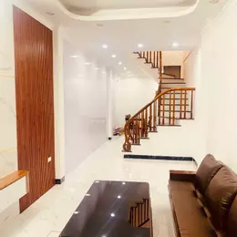 BÁN NHÀ PHỐ TRẠM - 45M2 - GIÁ CHỈ NHỈNH 6 TỶ CÓ Ô CHỜ THANG MÁY