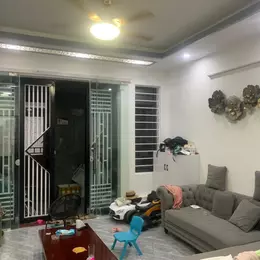 BÁN NHÀ VIỆT HƯNG-LONG BIÊN 4.850 TỶ 30m, 5 TẦNG, MT 4.2m, VỊ TRÍ TRUNG TÂM VIỆT HƯNG, AN SINH TỐT