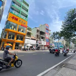 QUẬN 5Mặt Tiền Đoạn Đẹp Đường Nguyễn Trãi 5Tầng (5X21)
Vuông Đẹp