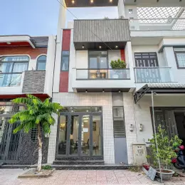 Nhà ngay Trung tâm huyện Bình Chánh- TP Hồ Chí Minh, sổ hồng riêng, sang tên trong ngày