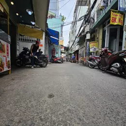 SÁT MẶT TIỀN TRUNG TÂM Q4 
NGANG 5.2 DÀI 8.1 ĐÚC 4,5 TẤM 
CÓ 6 TỶ